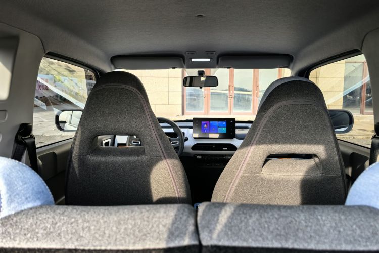 吉利银河 2024款 熊猫mini 200km 耐力熊中控内饰7001