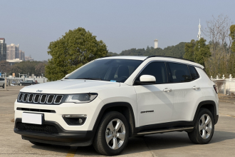 Jeep 指南者 2020款 220T 自动精英版