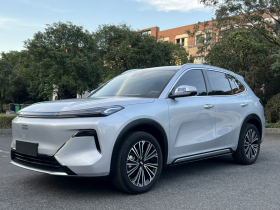 吉利银河 银河星舰7 EM-i 2025款 120km 领航版