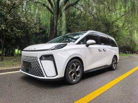 上汽大通MAXUS 大通G70 2024款 2.0T 自动旗舰版 7座