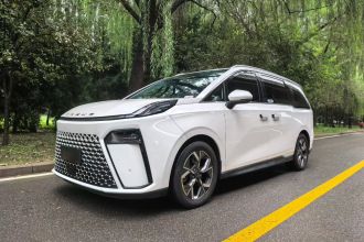 上汽大通MAXUS 大通G70 2024款 2.0T 自动旗舰版 7座