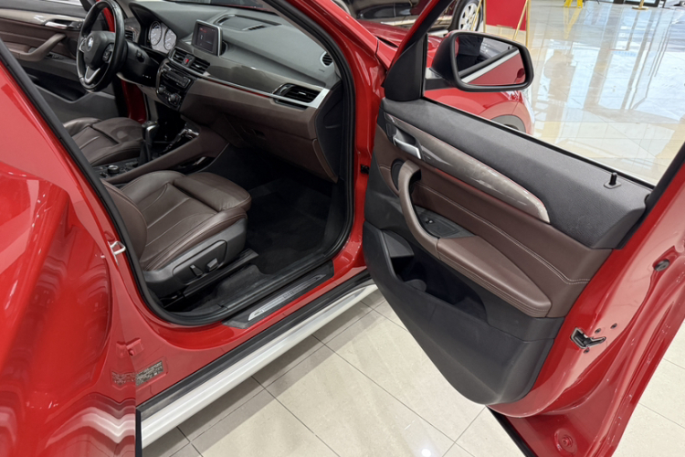 宝马X1 2019款 sDrive18Li 尊享型中控内饰7007