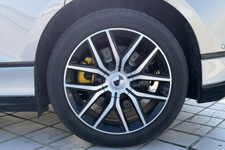 腾势Z9GT 2024款 1100四驱Pro版车身外观6013