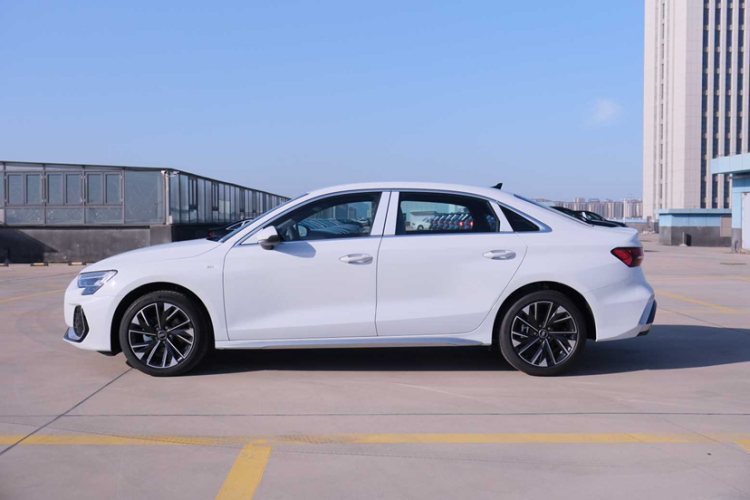 奥迪A3 2025款 A3L Limousine 35TFSI 飞驰尊享型 +豪华臻选包车身外观6003