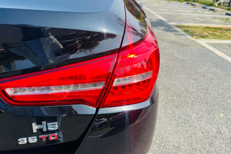 红旗H5 2020款 1.8T 自动智联旗韵版车身外观6007