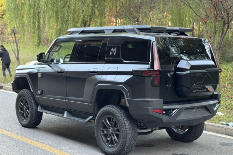 猛士917 2023款 纯电基础版车身外观6005