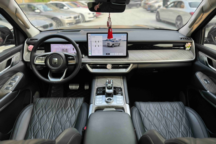 坦克500 2023款 3.0T 运动版 造境型 5座中控内饰7004