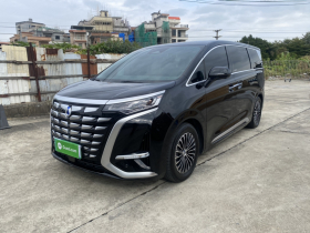 腾势D9 2022款 DM-i 970 四驱尊荣型