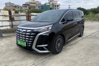 腾势D9 2022款 DM-i 970 四驱尊荣型