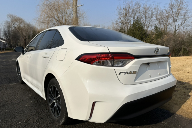 丰田 雷凌 2023款 TNGA 1.5L CVT进取版车身外观6010