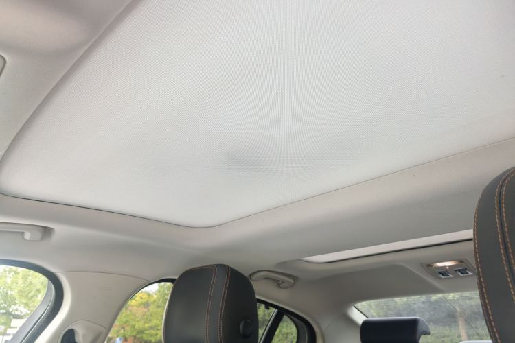 捷豹XEL 2019款 2.0T 200PS 尊享版中控内饰7009