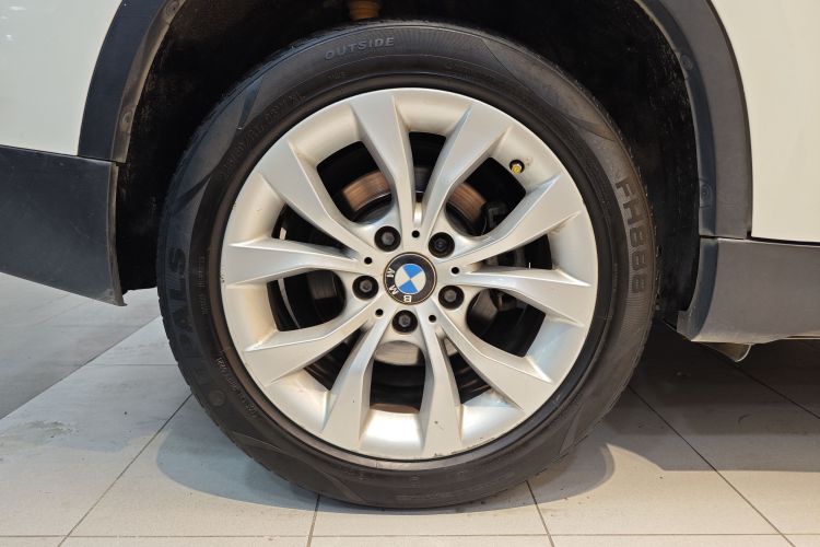 宝马X1 2013款 sDrive18i 时尚型车身外观6002