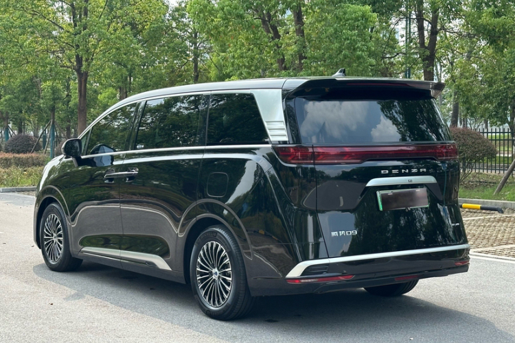 腾势D9 2024款 DM-i 980 四驱尊荣型车身外观6001