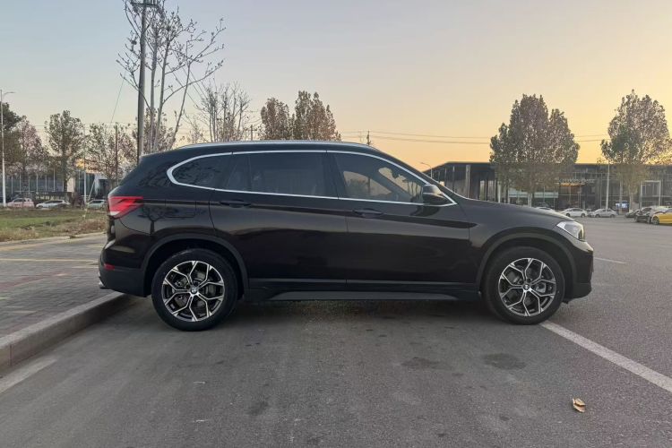 宝马X1 2020款 sDrive25Li 领先型车身外观6003