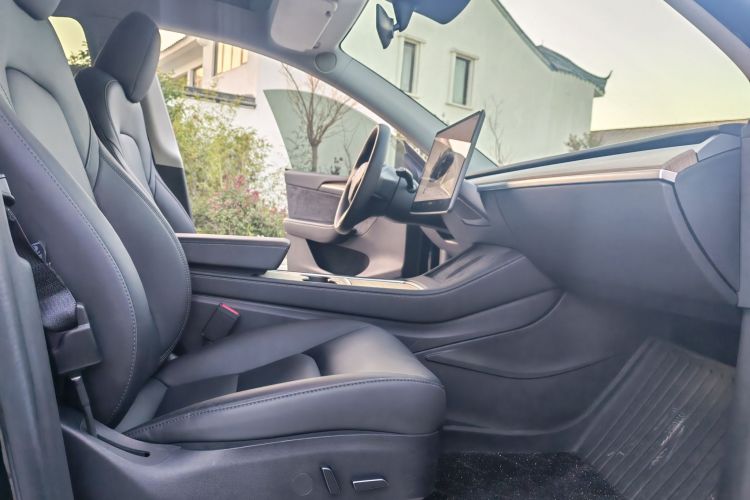 特斯拉 Model Y 2022款 改款 后轮驱动版局部细节41