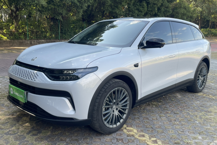 零跑汽车 零跑C11 2023款 增程 180舒享版车身外观1