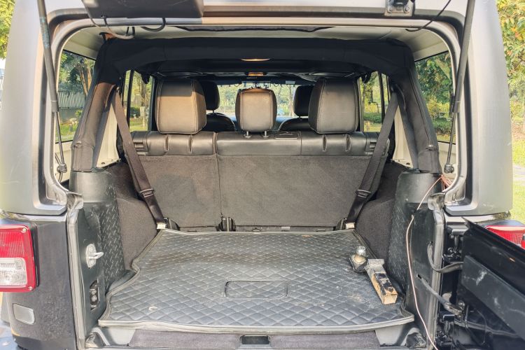 Jeep 牧马人 2015款 3.6L Rubicon 四门舒享版中控内饰7003