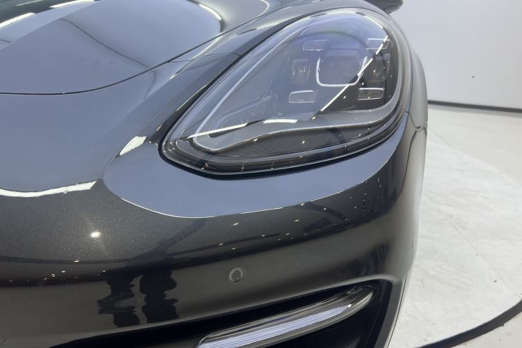 保时捷 2023款 Panamera 4 行政加长版 2.9T车身外观6006