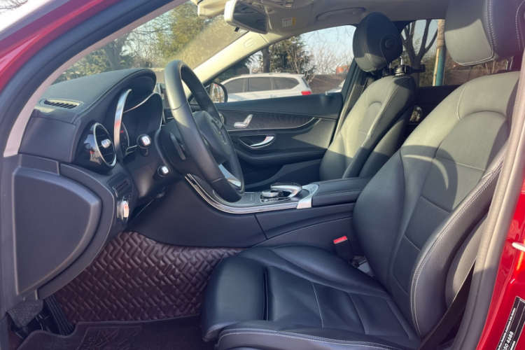 奔驰C级 2018款 C 180 L 时尚型运动版中控内饰7007