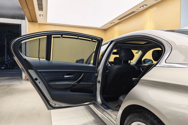 宝马3系 2014款 320Li 豪华设计套装车身外观6008