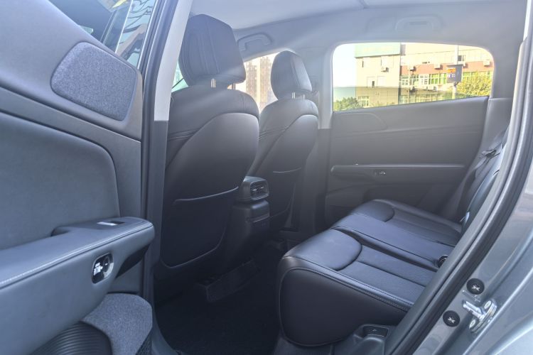 小鹏G6 2023款 755 超长续航 Pro中控内饰7004