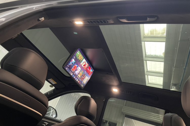 乐道L90 2025款 Max 六座版中控内饰7010