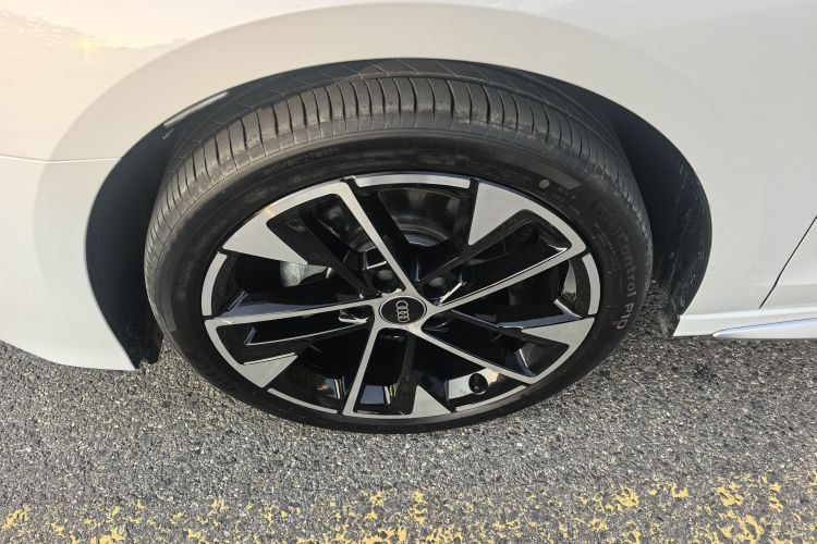 奥迪A3 2025款 A3L Limousine 35TFSI 飞驰尊享型车身外观6007