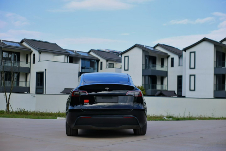 特斯拉 Model Y 2022款 改款 后轮驱动版车身外观6001