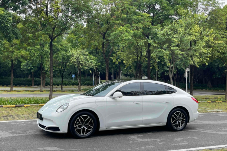 欧拉闪电猫 2022款 555km 尊贵版车身外观6003