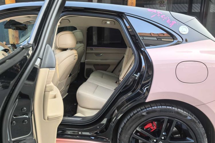 鸿蒙智行 问界M5 2025款 增程 Ultra 后驱版中控内饰7008