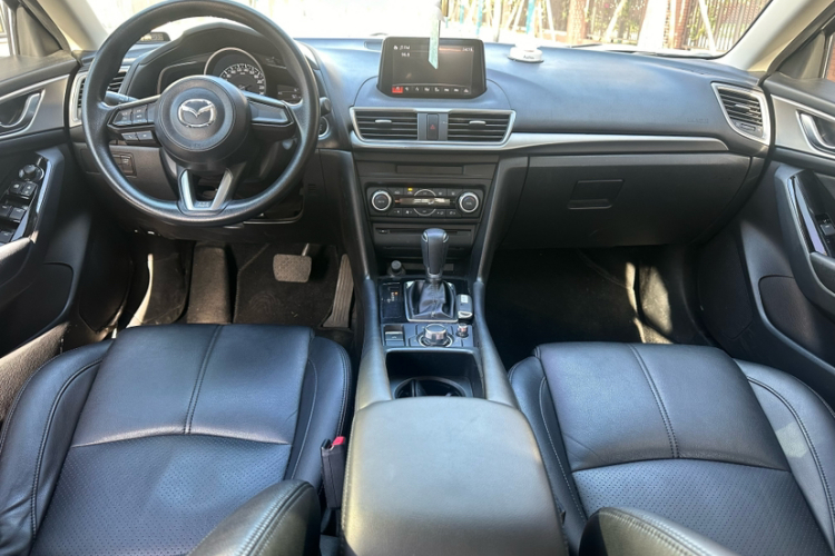 马自达3 昂克赛拉 2017款 两厢 1.5L 自动豪华型 国V中控内饰7009