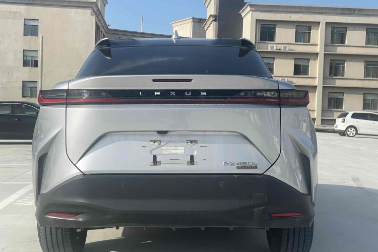 雷克萨斯RZ 2023款 450e 四驱纵行版车身外观6007