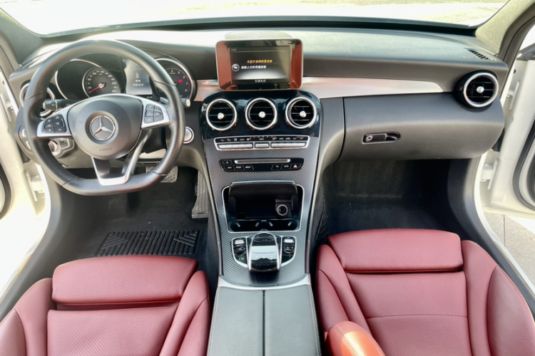 奔驰C级 2016款 C 200 运动版中控内饰7002