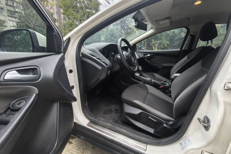 福特 福克斯 2012款 两厢 1.6L 自动舒适型中控内饰7002