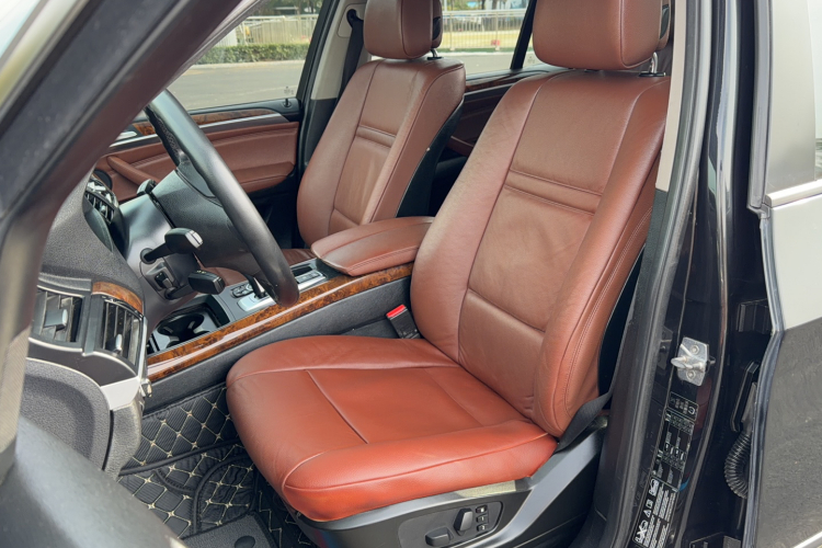宝马X5(进口) 2011款 xDrive35i 领先型局部细节19