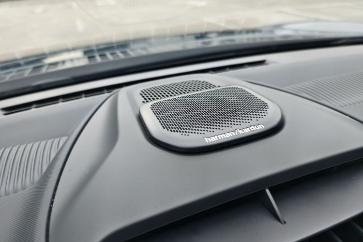 领克Z10 2024款 95kWh 806km后驱智驾Max中控内饰7010