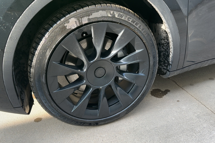 特斯拉 Model Y 2022款 改款 后轮驱动版车身外观6006