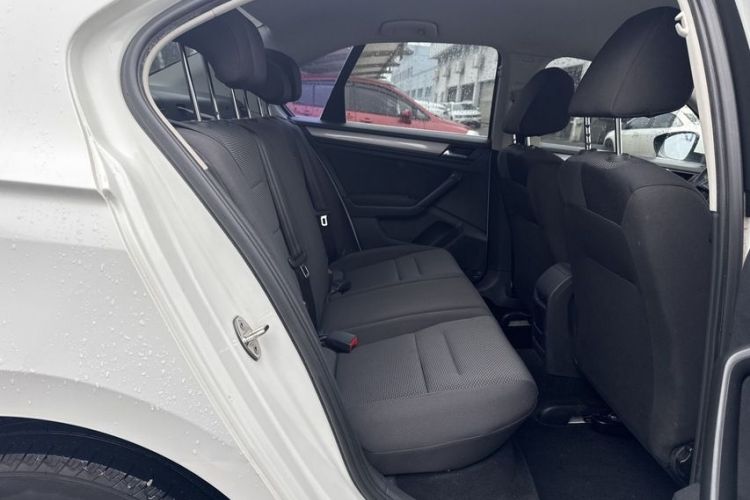 大众 宝来 2016款 1.6L 自动时尚型中控内饰7007