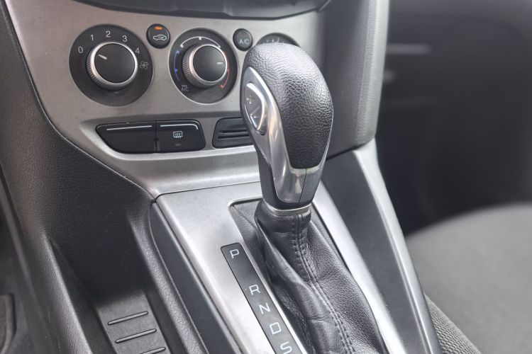 福特 福克斯 2012款 两厢 1.6L 自动舒适型中控内饰7005