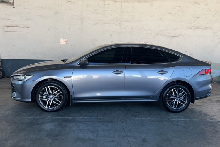 比亚迪 秦PLUS 2021款 DM-i 120KM 旗舰型车身外观6002