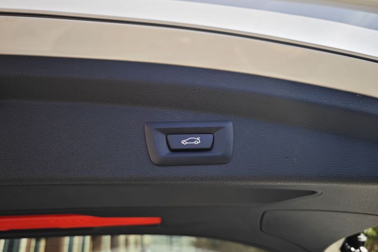 宝马X2 2023款 sDrive25i M运动曜夜版中控内饰7008