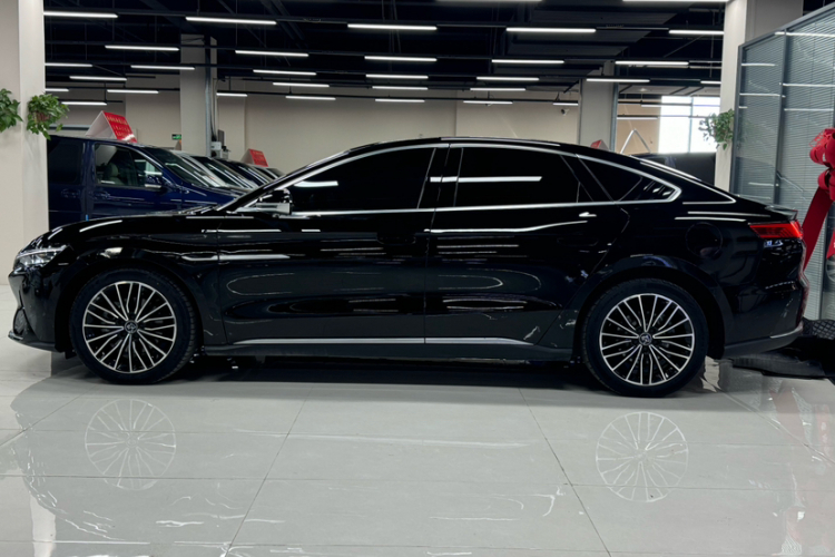 比亚迪 汉 2021款 EV 标准续航版豪华型车身外观6008