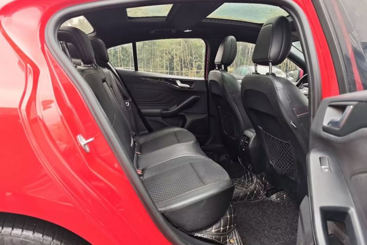 福特 福克斯 2020款 三厢 EcoBoost 180 自动ST Line局部细节9005