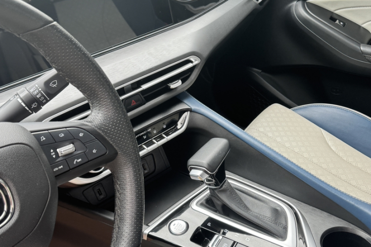 长安 逸动 2021款 PLUS 蓝鲸NE 1.4T GDI DCT旗舰型车身外观6005