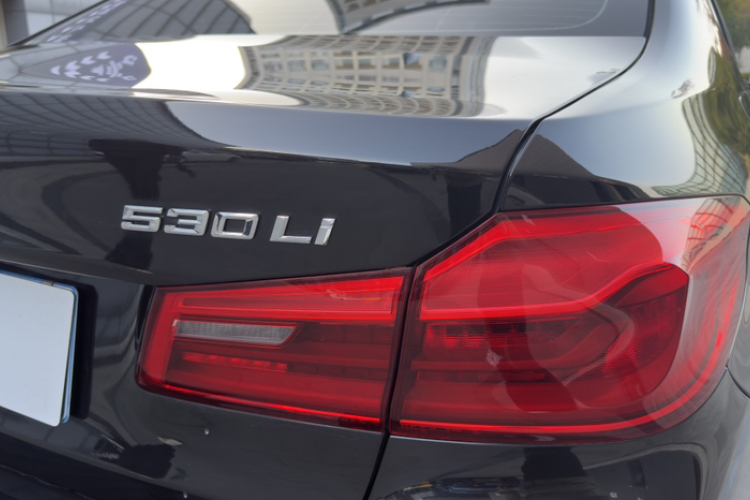 宝马5系 2019款 改款 530Li 尊享型 豪华套装车身外观6012