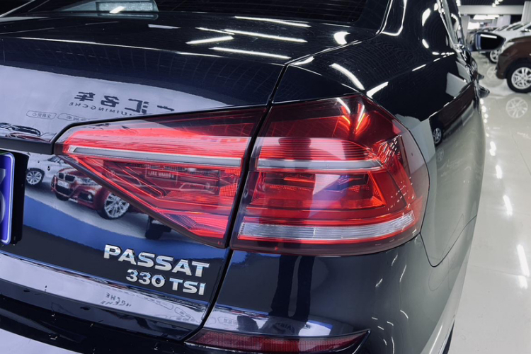 大众 帕萨特 2017款 330TSI DSG尊荣版车身外观6005