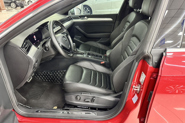 一汽-大众CC 2019款 330TSI 魅颜版 国V中控内饰7005