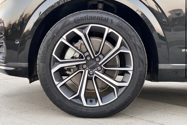 领克09 2024款 2.0T 四驱运动版 五座车身外观6004