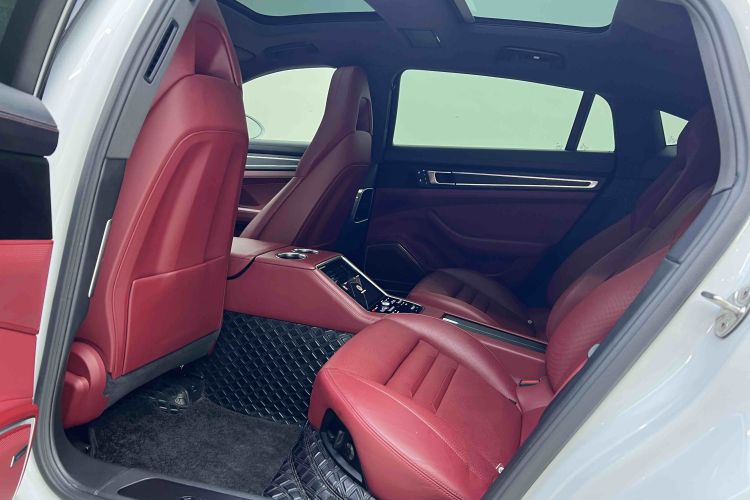 保时捷 2023款 Panamera 4 行政加长铂金版 2.9T中控内饰7005