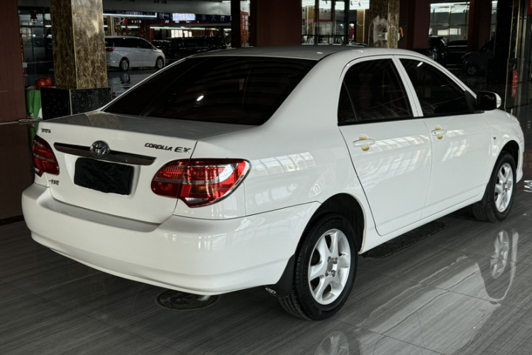 丰田 花冠 2013款 1.6L 手动卓越版车身外观6004